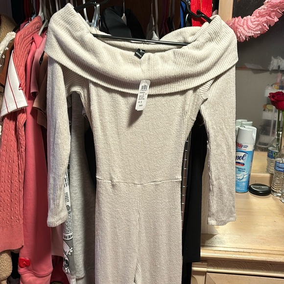 Windsor Pants - Windsor full body suit size small